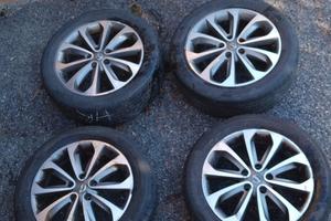 4 cerchi + gomme per Nissan