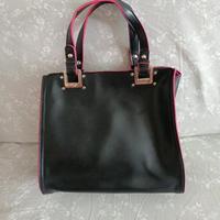 Borsa in ecopelle nera e fucsia