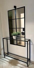 Consolle ingresso con ripiano in vetro. 