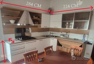 CUCINA ANGOLARE DI MARCA BINOVA DI QUALITA'