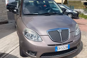 Lancia Ypsilon