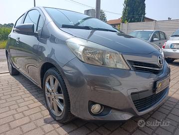 TOYOTA YARIS 1.3 5 PORTE LOUNGE NEOPATENTATI