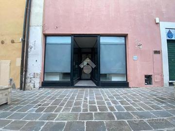 NEGOZIO A ACQUASPARTA