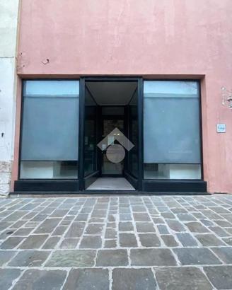 NEGOZIO A ACQUASPARTA