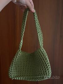 Borsa verde salvia fatta a mano all’uncinetto