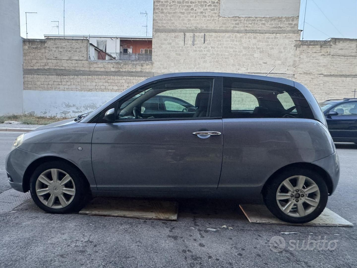 Lancia Ypsilon