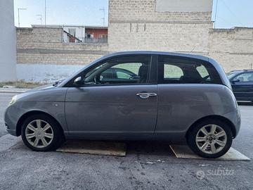 Lanci ypsilon