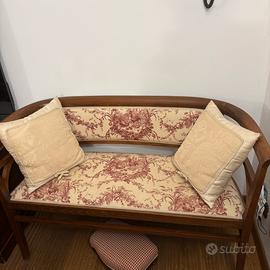 4 sedie piu divanetto