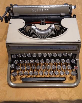 Macchina da scrivere Olivetti Studio 42