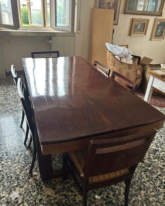 Tavolo più sedie