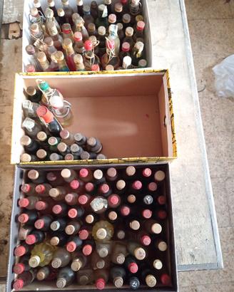 bottiglie in miniatura di liquori