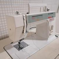 Macchina da cucire Necchi 205