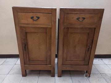 Coppia Comodini Antichi in Legno Massello Rustici