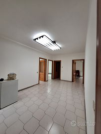 Locale ad uso ufficio/commerciale - Via Venezia