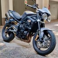 TRIUMPH STREET TRIPLE 675R - perfetta