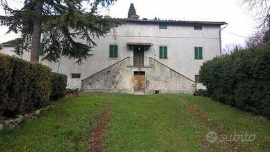 Rustico / Casale di 460 m² con più di 5 locali e b