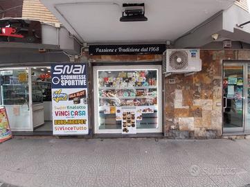 NEGOZIO A NAPOLI