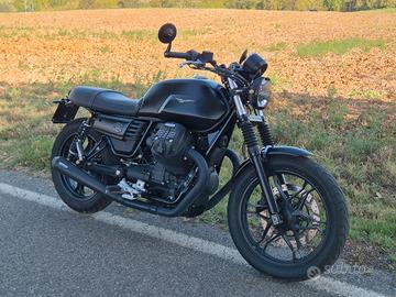 Moto Guzzi VIII Stone ABS 2021 (modello 2017)