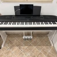 Pianoforte digitale tasti pesanti Yamaha DGX 670