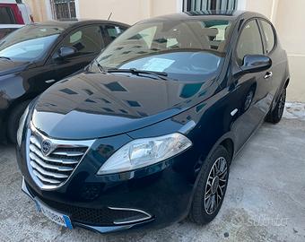 Lancia Ypsilon 1.3 MJT 95 CV 30th Anniversary