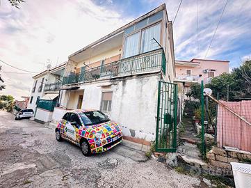 2 LOCALI A TORRE DEL GRECO