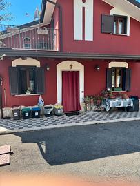 villetta con ufficio annesso