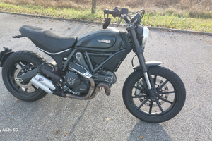 Scrambler nero opaco