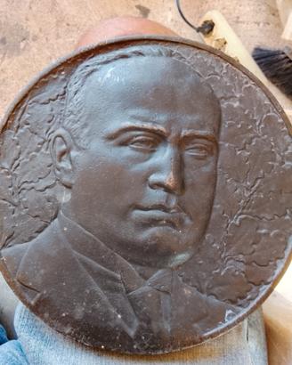 Medaglione da parete in bronzo Mussolini 