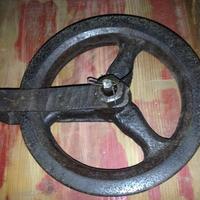 Antica carrucola grande