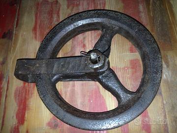 Antica carrucola grande