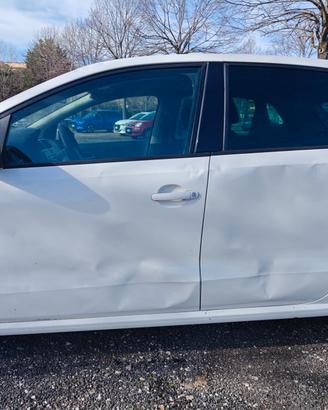 Volkswagen Polo 1.6 TDI 90CV DPF 5 porte Comfortli