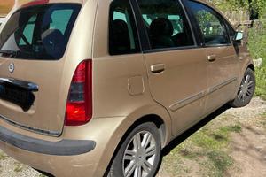 Auto Lancia Musa