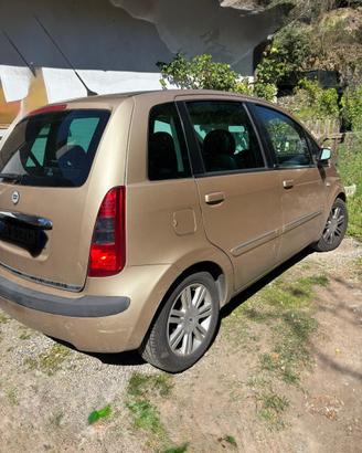 Auto Lancia Musa