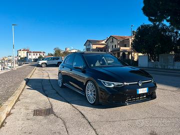 Golf 8 R-Line 2.0 tdi 150cv