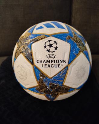 pallone calcio Adidas official match ball