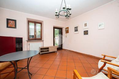 CASA SEMINDIPENDENTE A PECETTO TORINESE