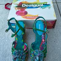 Sandalo / Zeppa  verde con cinturino alla caviglia