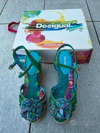 Sandalo / Zeppa  verde con cinturino alla caviglia