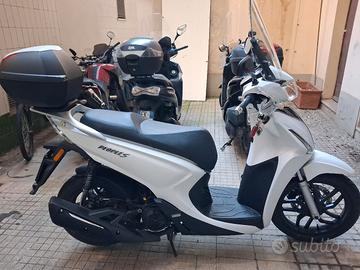 Scooter Kymco People S 200 cc.