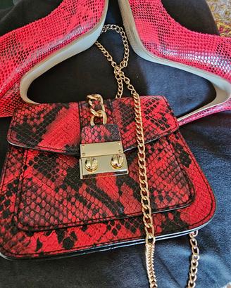 borsa e scarpe pitonate