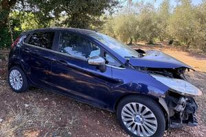 Ford fiesta incidentata