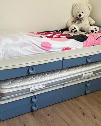 Letto doppio estraibile con scrivanie + materassi