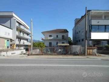 Casa indipendente di 450 m² con più di 5 locali e 