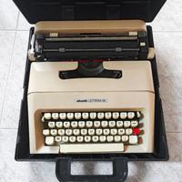 Macchina da scrivere vintage Olivetti Lettera 35