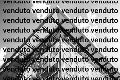 Palazzo / Stabile di 10000 m² con più di 5 locali 