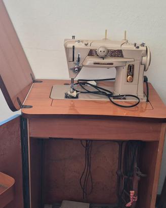 Macchina da cucire elettrica Singer anni 60