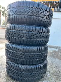 Pneumatici Pirelli Invernali  225/45 R18