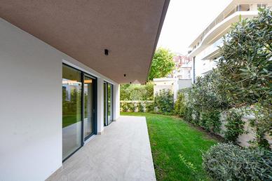 4 LOCALI A DESENZANO DEL GARDA