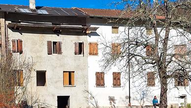 Casa con giardino, da ristrutturare