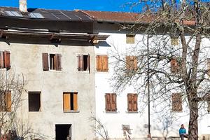 Casa con giardino, da ristrutturare